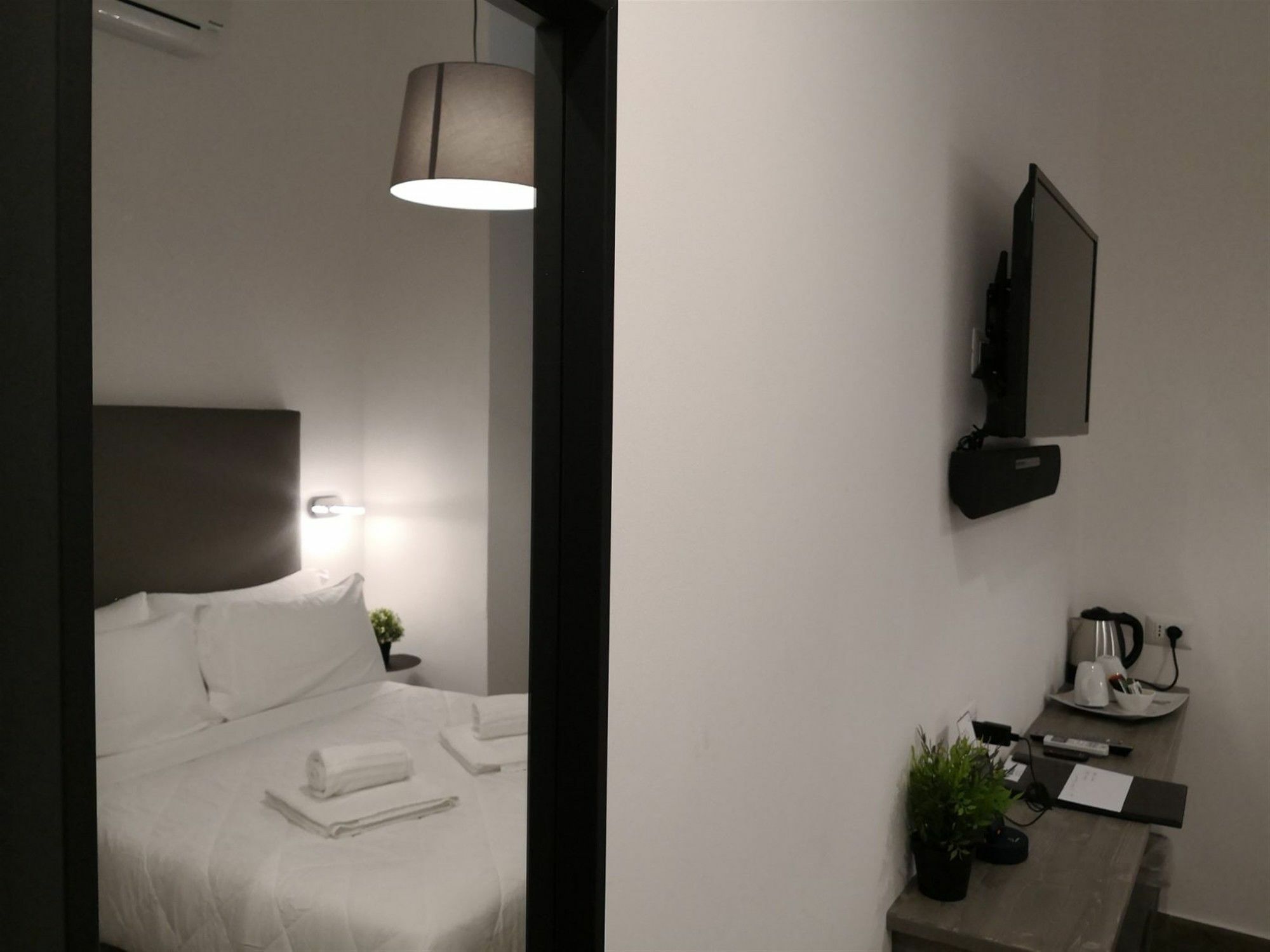 Clementi 18 Suites Rome Exterior photo